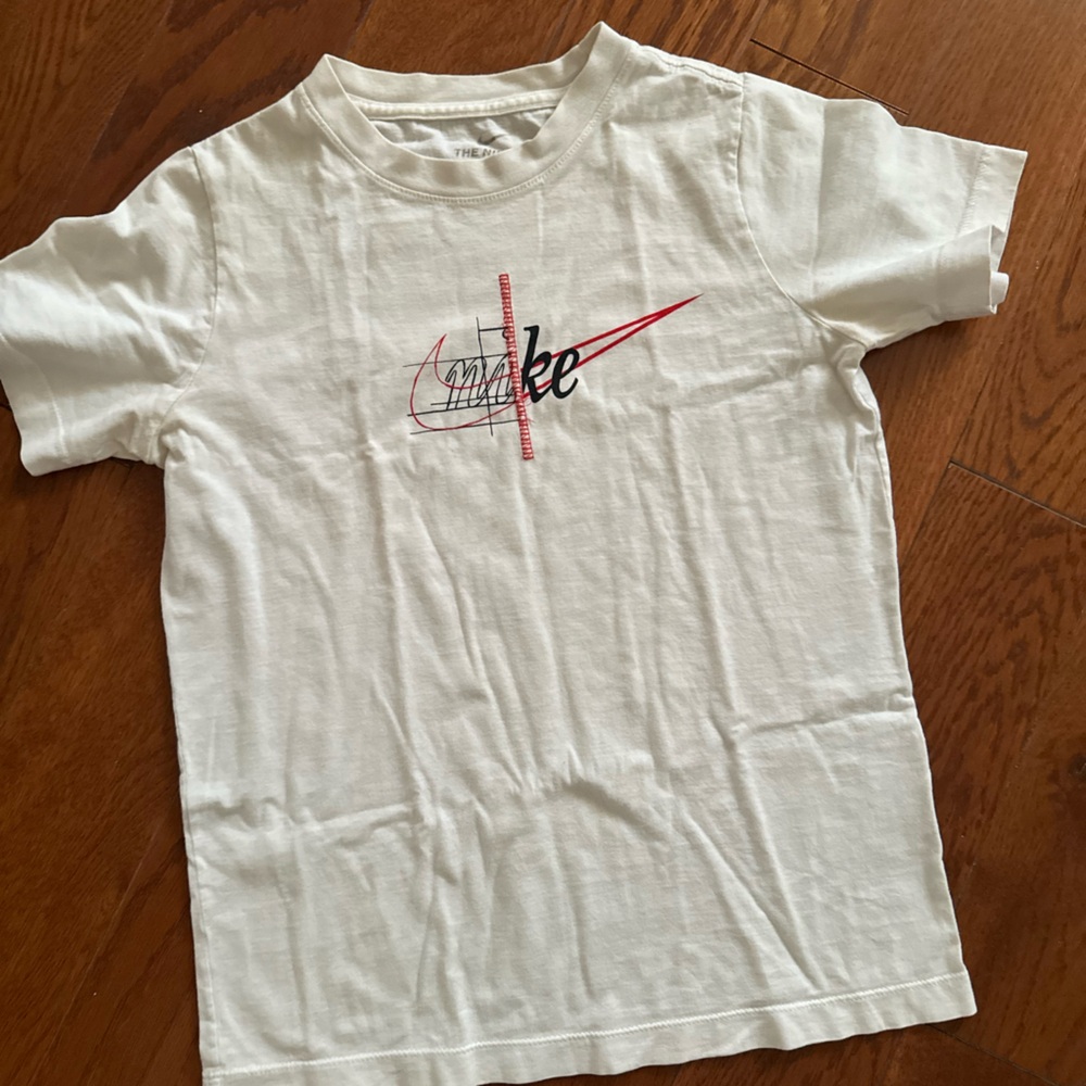 Nike white t shirt big kids